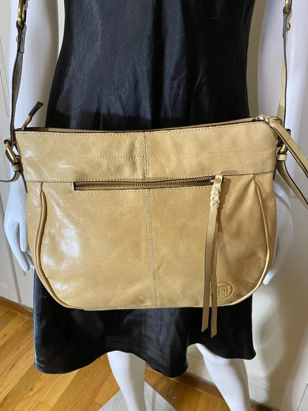 FIRENZE BELLA Quilt Diamond Woven Satchel Crossbody Hobo Bag Beige Leather $114